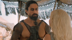 extant_GameOfThrones_6x01-TheRedWoman_4082