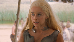 extant_GameOfThrones_6x01-TheRedWoman_4083