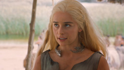 extant_GameOfThrones_6x01-TheRedWoman_4086