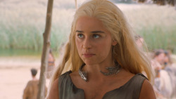 extant_GameOfThrones_6x01-TheRedWoman_4087