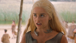extant_GameOfThrones_6x01-TheRedWoman_4089