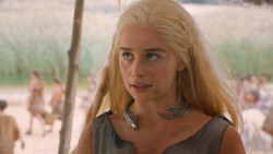 extant_GameOfThrones_6x01-TheRedWoman_4090