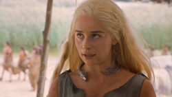 extant_GameOfThrones_6x01-TheRedWoman_4092