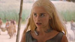 extant_GameOfThrones_6x01-TheRedWoman_4093