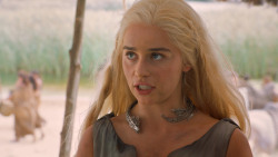 extant_GameOfThrones_6x01-TheRedWoman_4094