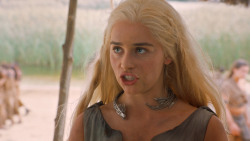 extant_GameOfThrones_6x01-TheRedWoman_4095
