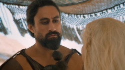 extant_GameOfThrones_6x01-TheRedWoman_4100