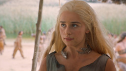 extant_GameOfThrones_6x01-TheRedWoman_4103