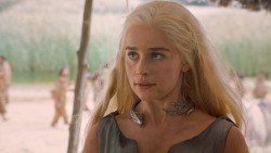extant_GameOfThrones_6x01-TheRedWoman_4104