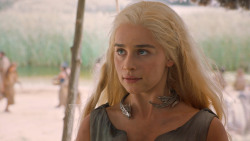 extant_GameOfThrones_6x01-TheRedWoman_4105