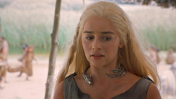 extant_GameOfThrones_6x01-TheRedWoman_4117