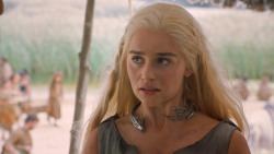 extant_GameOfThrones_6x01-TheRedWoman_4118