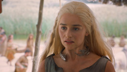 extant_GameOfThrones_6x01-TheRedWoman_4119