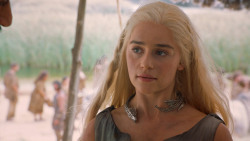 extant_GameOfThrones_6x01-TheRedWoman_4122