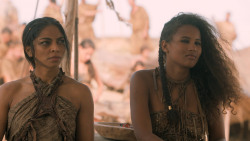 extant_GameOfThrones_6x01-TheRedWoman_4127