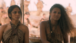 extant_GameOfThrones_6x01-TheRedWoman_4128