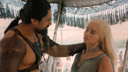 extant_GameOfThrones_6x01-TheRedWoman_4133