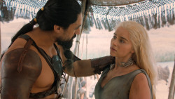 extant_GameOfThrones_6x01-TheRedWoman_4140