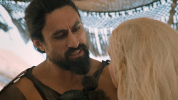 extant_GameOfThrones_6x01-TheRedWoman_4141