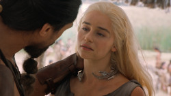 extant_GameOfThrones_6x01-TheRedWoman_4160