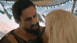 extant_GameOfThrones_6x01-TheRedWoman_4161