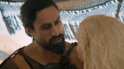extant_GameOfThrones_6x01-TheRedWoman_4163
