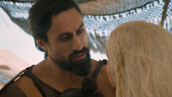 extant_GameOfThrones_6x01-TheRedWoman_4165