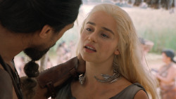 extant_GameOfThrones_6x01-TheRedWoman_4167