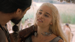 extant_GameOfThrones_6x01-TheRedWoman_4179