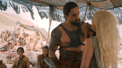 extant_GameOfThrones_6x01-TheRedWoman_4181