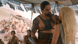 extant_GameOfThrones_6x01-TheRedWoman_4183
