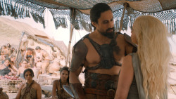 extant_GameOfThrones_6x01-TheRedWoman_4187