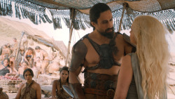 extant_GameOfThrones_6x01-TheRedWoman_4188
