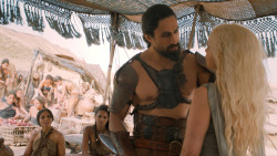 extant_GameOfThrones_6x01-TheRedWoman_4190