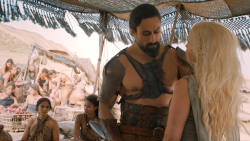 extant_GameOfThrones_6x01-TheRedWoman_4192