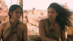 extant_GameOfThrones_6x01-TheRedWoman_4193
