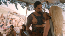 extant_GameOfThrones_6x01-TheRedWoman_4198