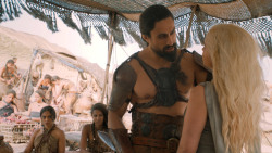 extant_GameOfThrones_6x01-TheRedWoman_4200