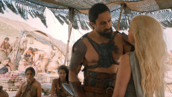 extant_GameOfThrones_6x01-TheRedWoman_4201