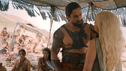 extant_GameOfThrones_6x01-TheRedWoman_4202