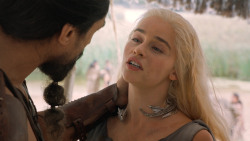 extant_GameOfThrones_6x01-TheRedWoman_4209