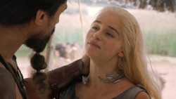 extant_GameOfThrones_6x01-TheRedWoman_4214