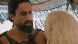 extant_GameOfThrones_6x01-TheRedWoman_4215