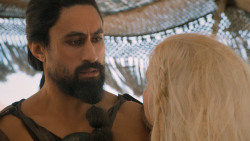 extant_GameOfThrones_6x01-TheRedWoman_4216