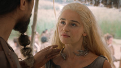 extant_GameOfThrones_6x01-TheRedWoman_4220