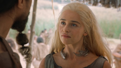 extant_GameOfThrones_6x01-TheRedWoman_4221