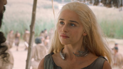 extant_GameOfThrones_6x01-TheRedWoman_4222