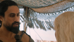 extant_GameOfThrones_6x01-TheRedWoman_4226