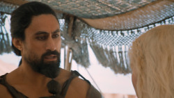 extant_GameOfThrones_6x01-TheRedWoman_4227