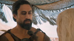extant_GameOfThrones_6x01-TheRedWoman_4236